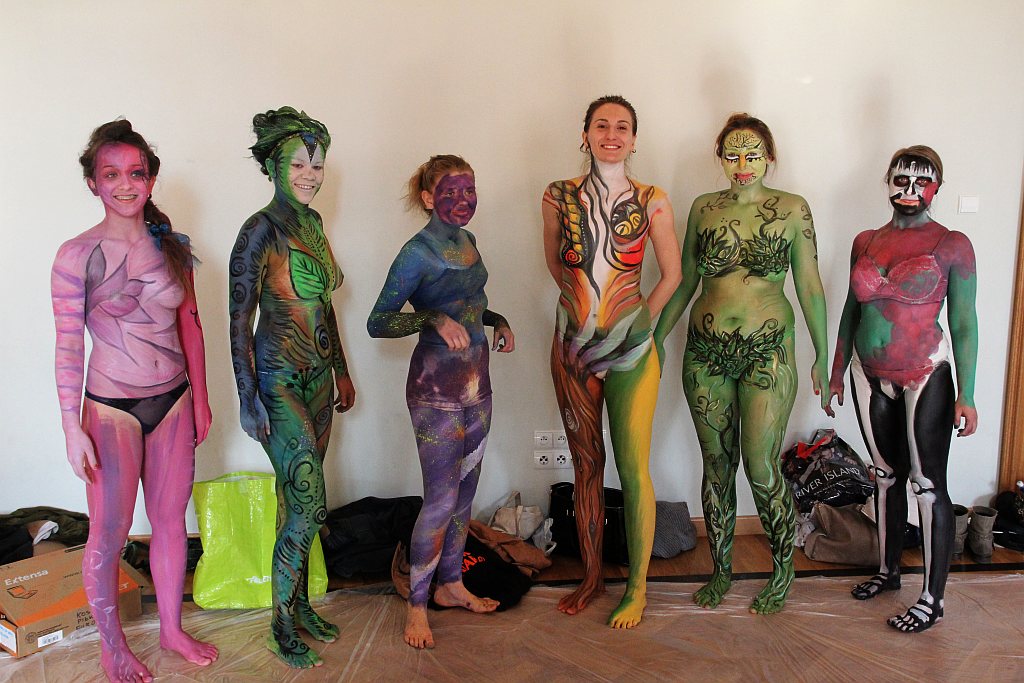 Avatar uczy sztuki bodypaintingu