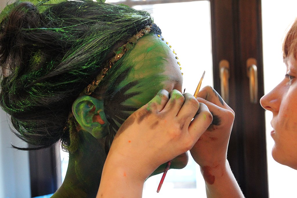 Avatar uczy sztuki bodypaintingu