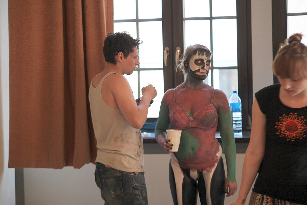 Avatar uczy sztuki bodypaintingu