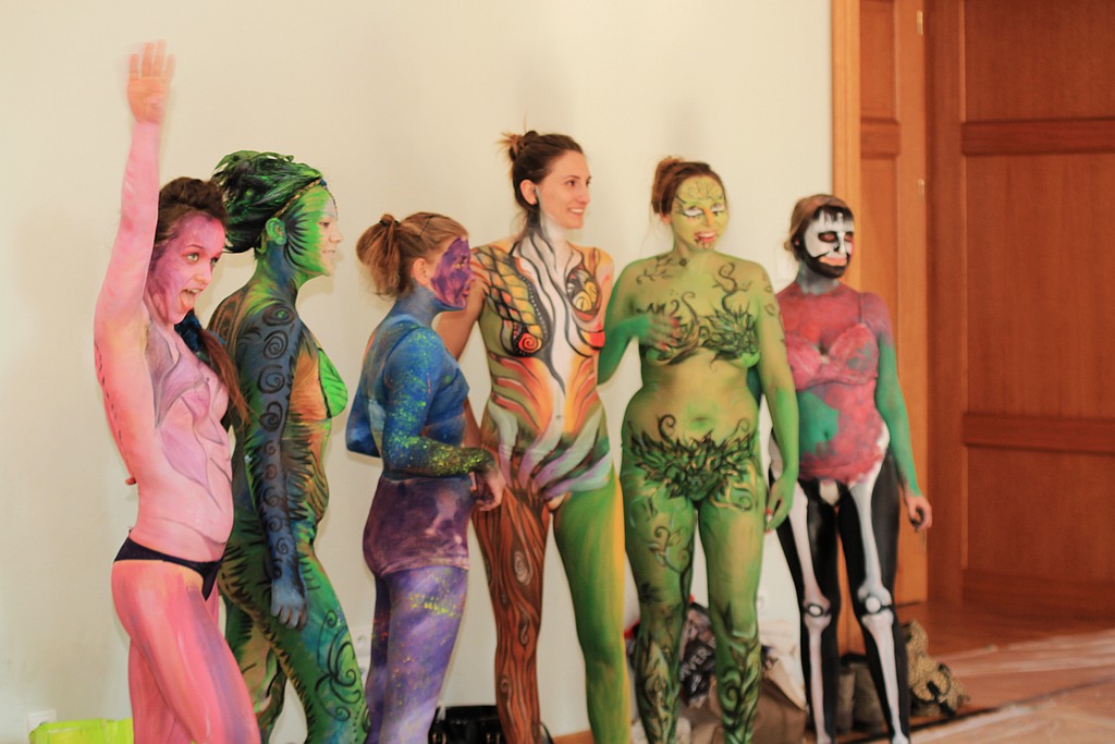 Avatar uczy sztuki bodypaintingu