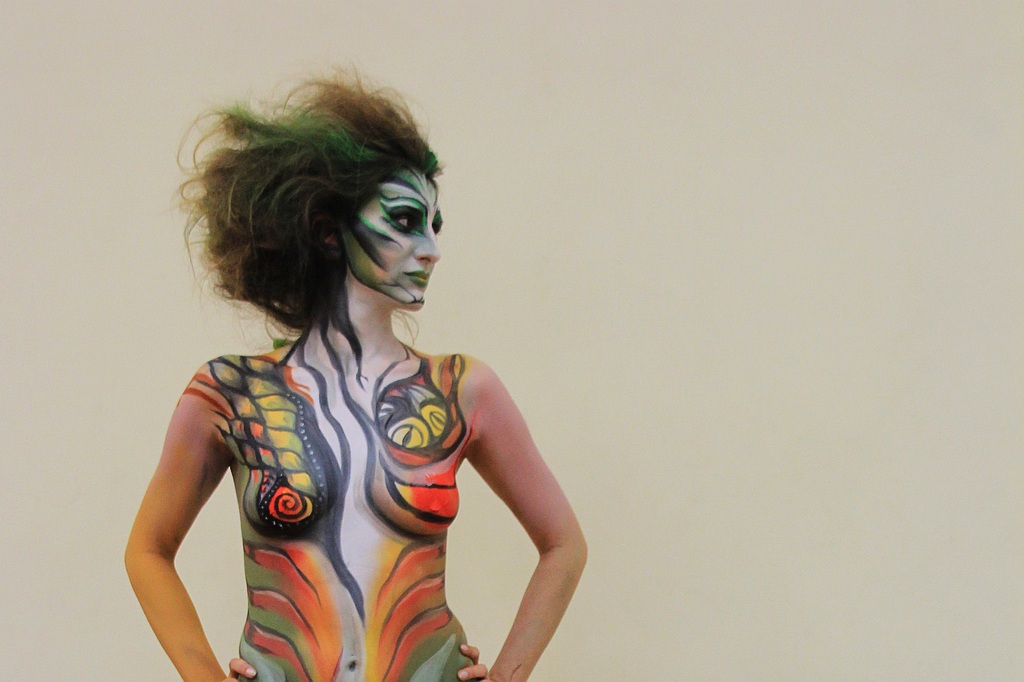 Avatar uczy sztuki bodypaintingu