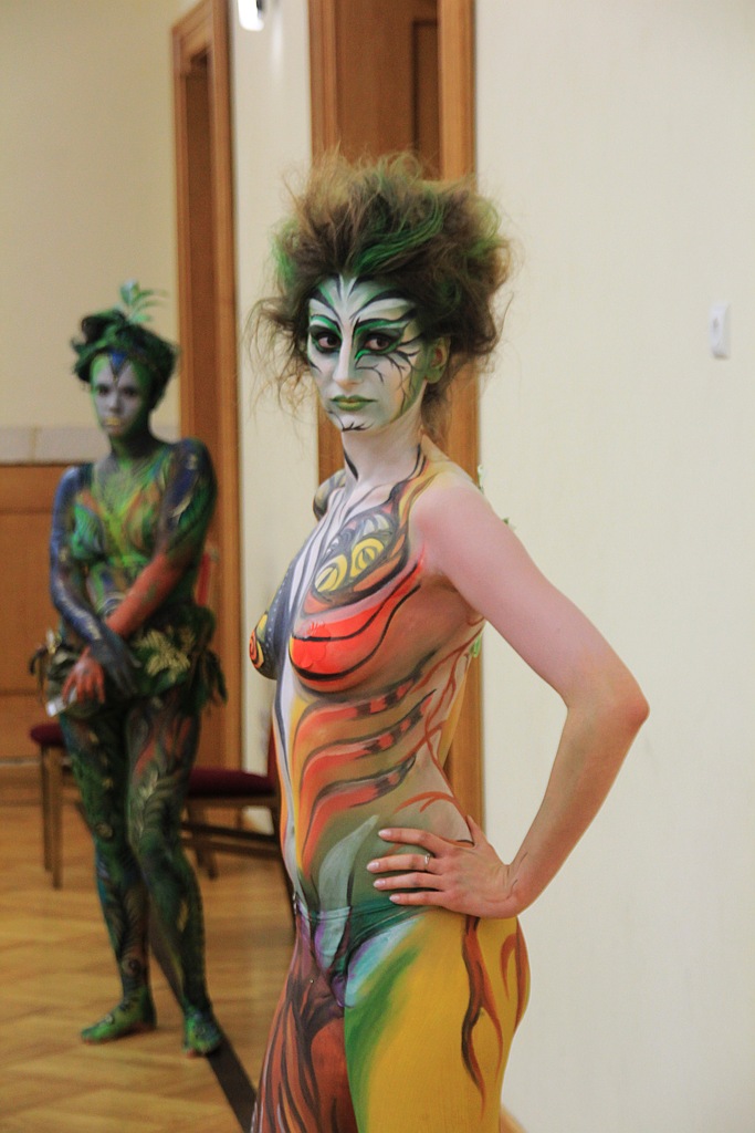 Avatar uczy sztuki bodypaintingu
