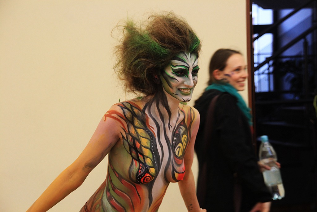 Avatar uczy sztuki bodypaintingu
