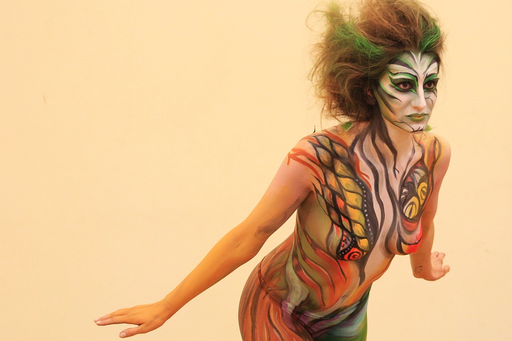 Avatar uczy sztuki bodypaintingu