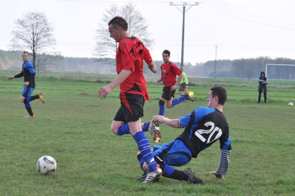 KLASA B: Grom Gromadzyń-Wielowieś - Cicha Woda 6:0