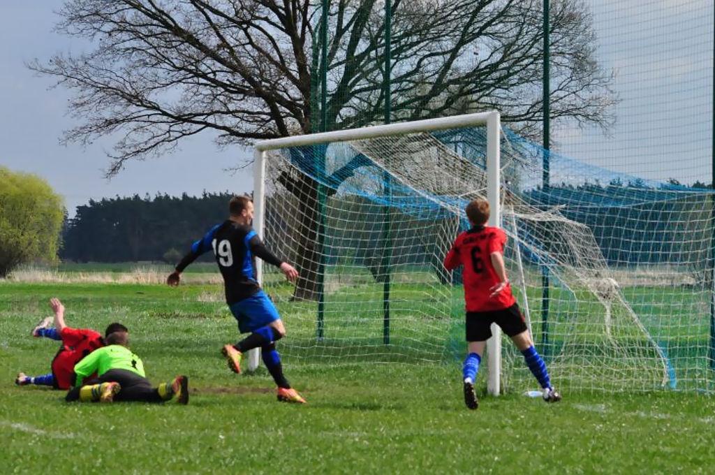 KLASA B: Grom Gromadzyń-Wielowieś - Cicha Woda 6:0