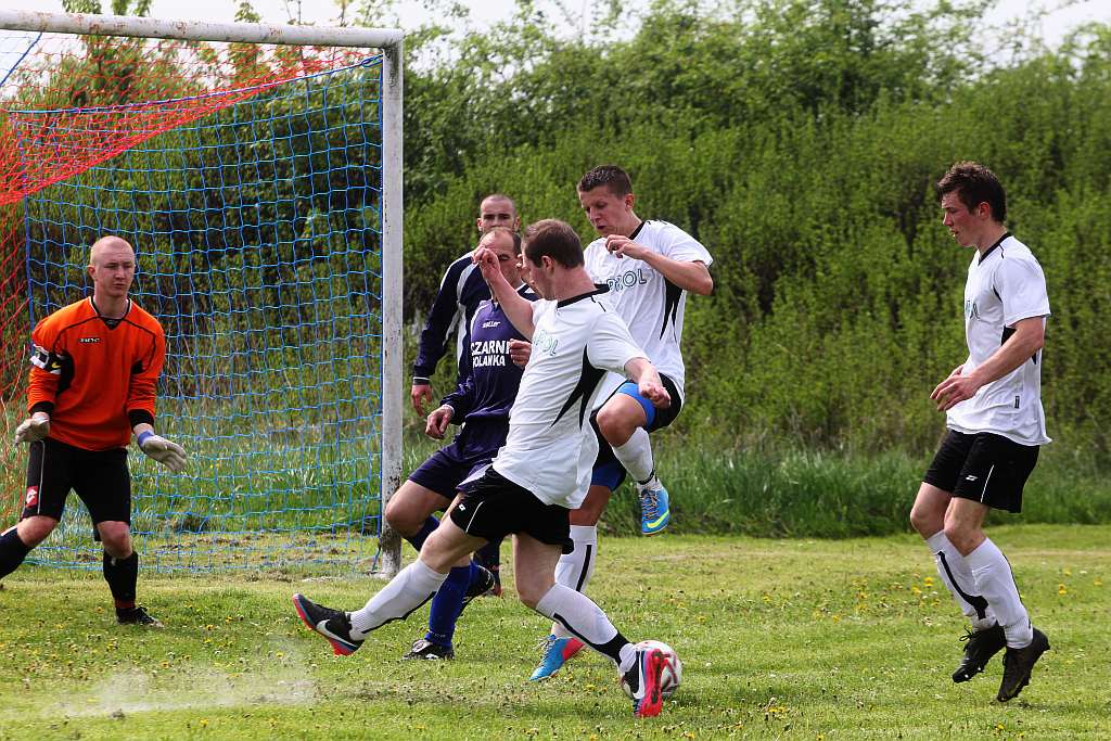 Klasa B: Czarni - Gryf Olimpia 2:8