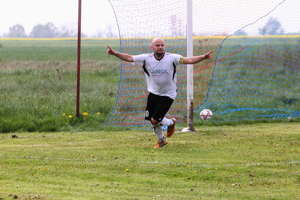 Klasa B: Czarni - Gryf Olimpia 2:8
