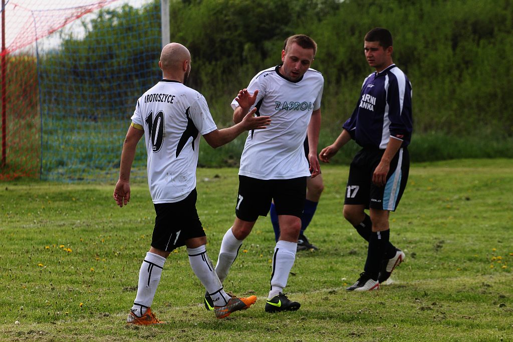 Klasa B: Czarni - Gryf Olimpia 2:8