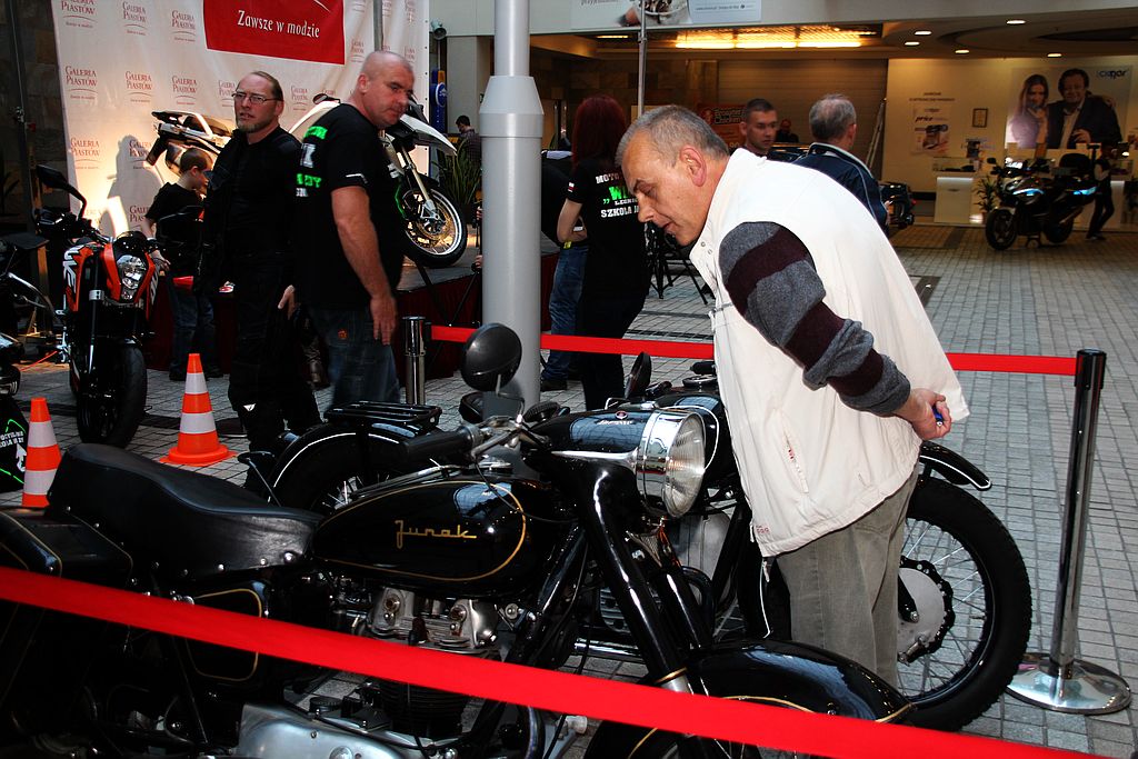 Motocyklowe szaleństwo w Galerii Piastów