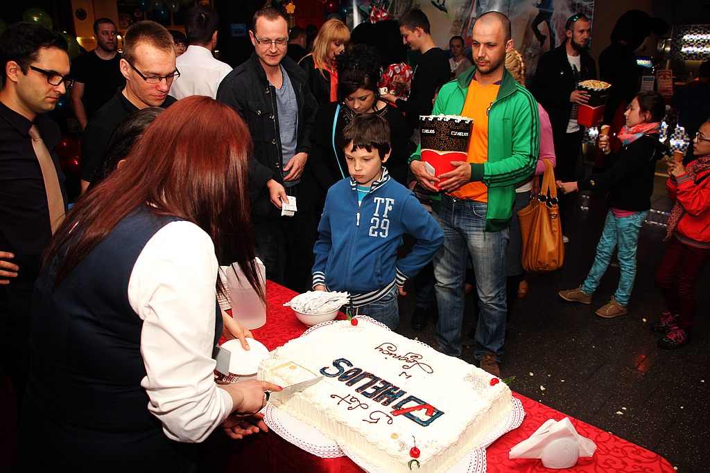 Urodzinowy tort w kinie Helios
