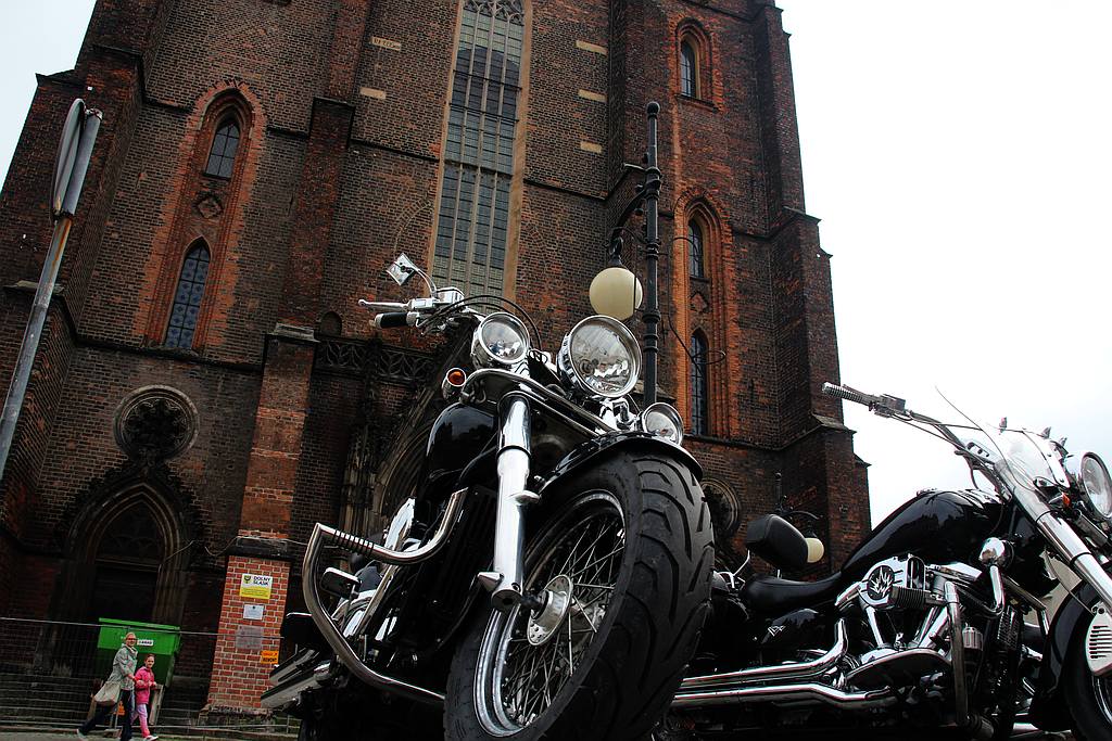 Motocyklowe szaleństwo w Galerii Piastów