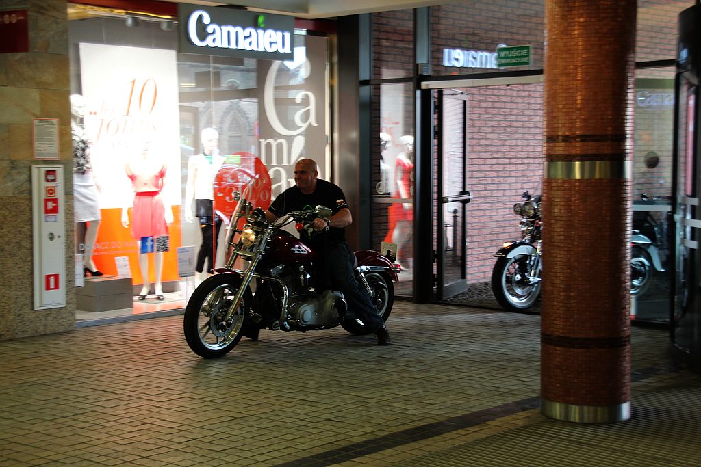 Motocyklowe szaleństwo w Galerii Piastów