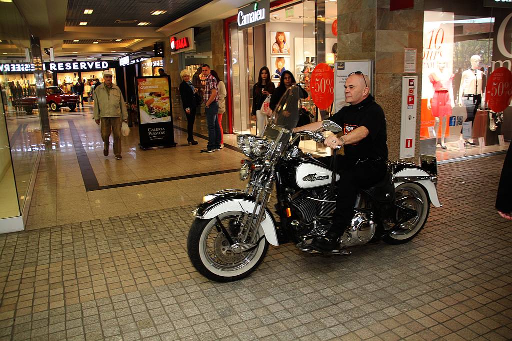 Motocyklowe szaleństwo w Galerii Piastów