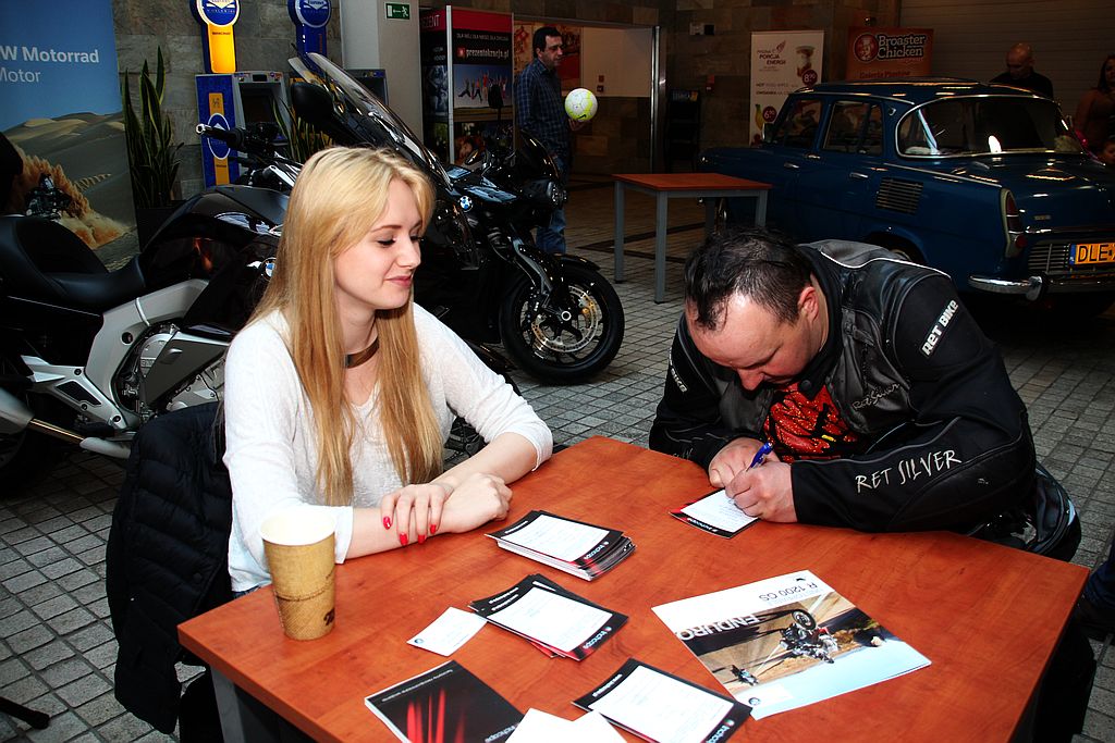Motocyklowe szaleństwo w Galerii Piastów
