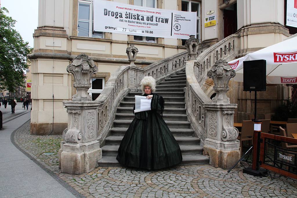 Pokaz Mody historycznej w Rynku