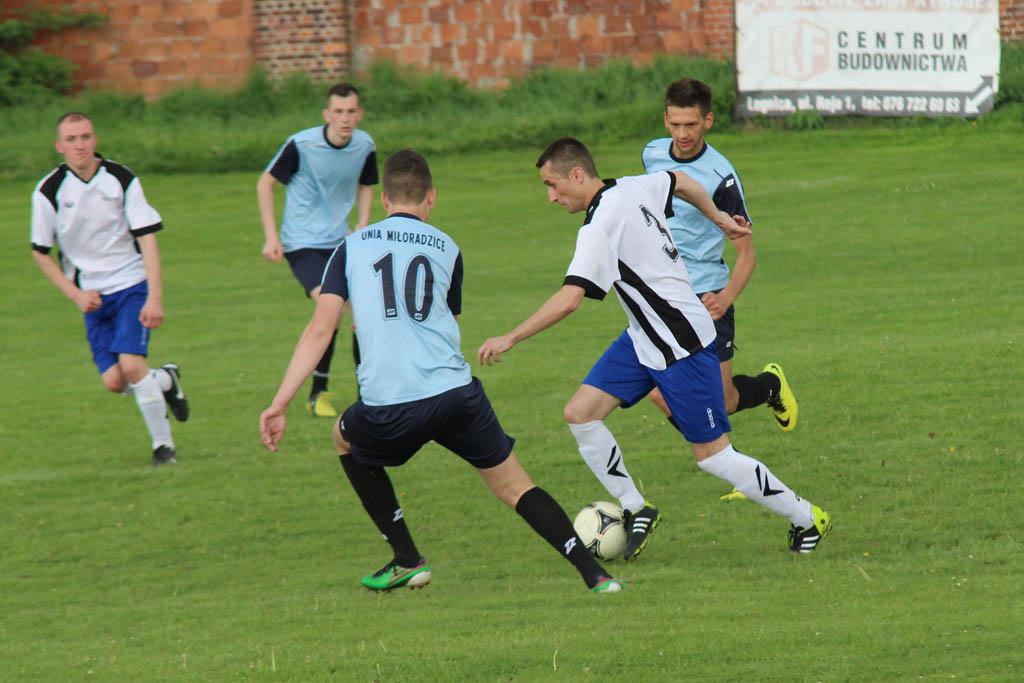 Klasa A: Albatros - Unia 2:0