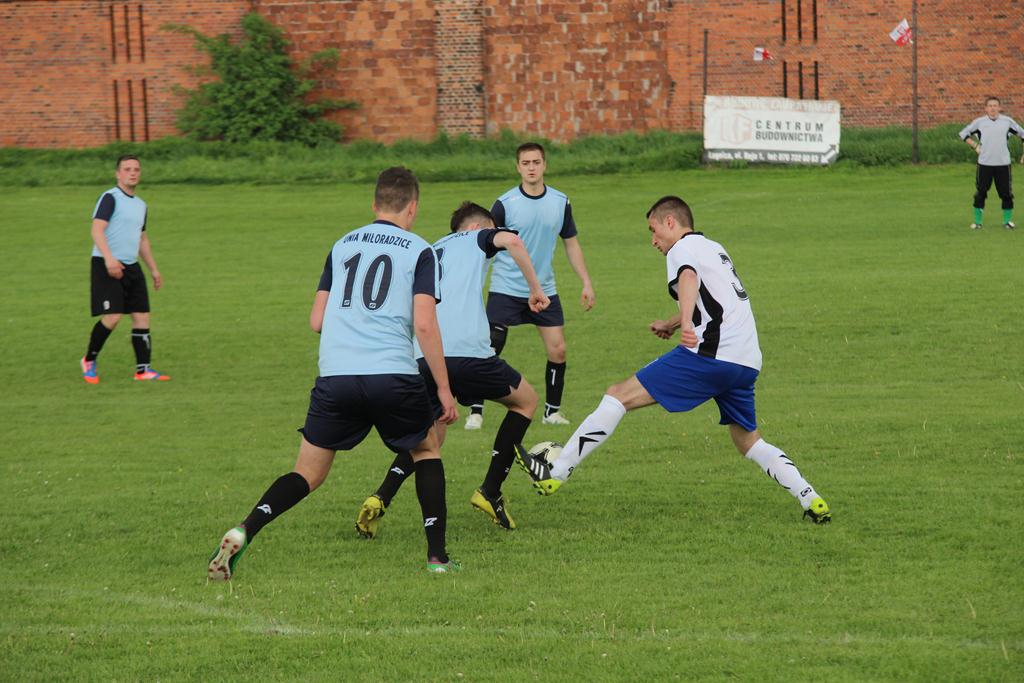 Klasa A: Albatros - Unia 2:0