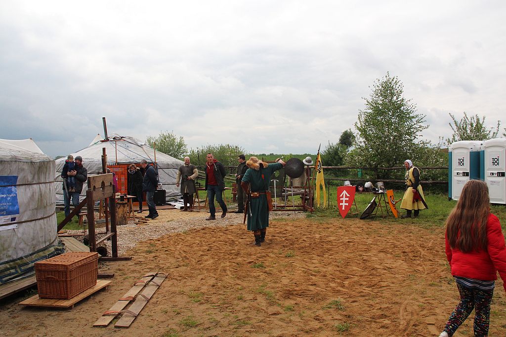 Pokazy rycerskie w Raczkowej