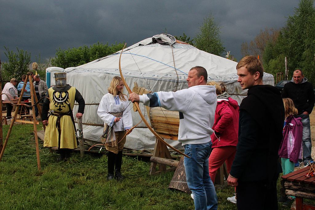 Pokazy rycerskie w Raczkowej