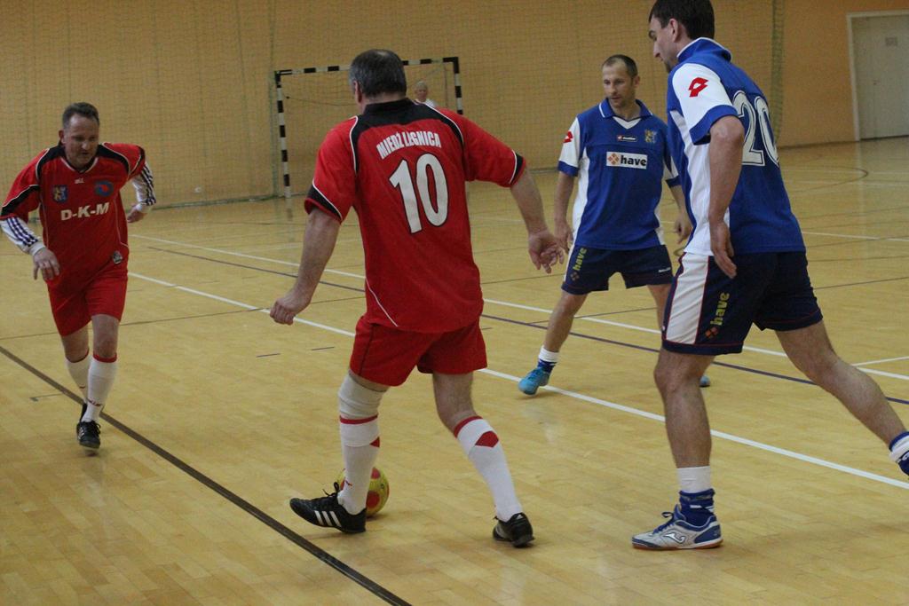 Spotkanie po latach: Oldboje Miedzi - Juniorki 78'