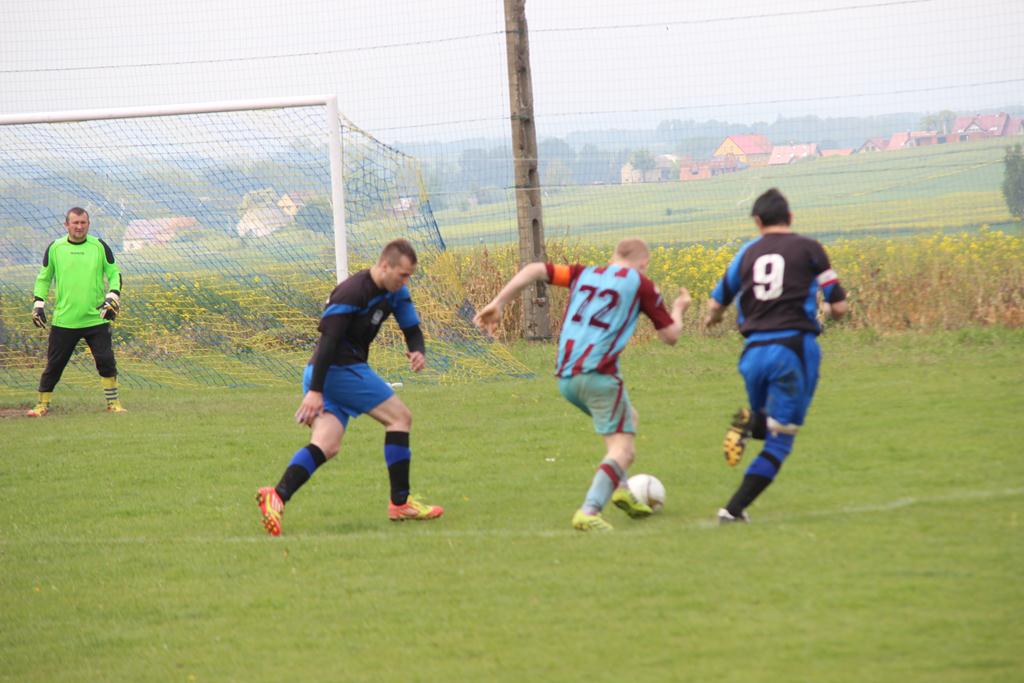 Klasa B: Orzeł - Cicha Woda 9:0 (1:0)