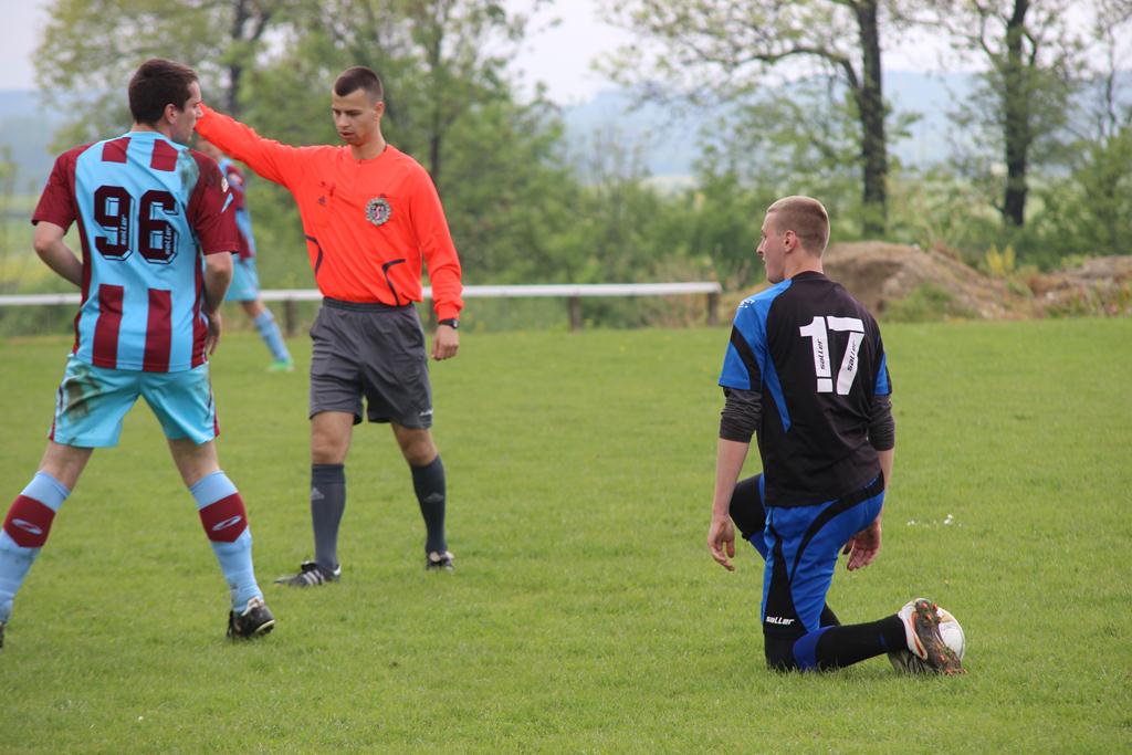 Klasa B: Orzeł - Cicha Woda 9:0 (1:0)