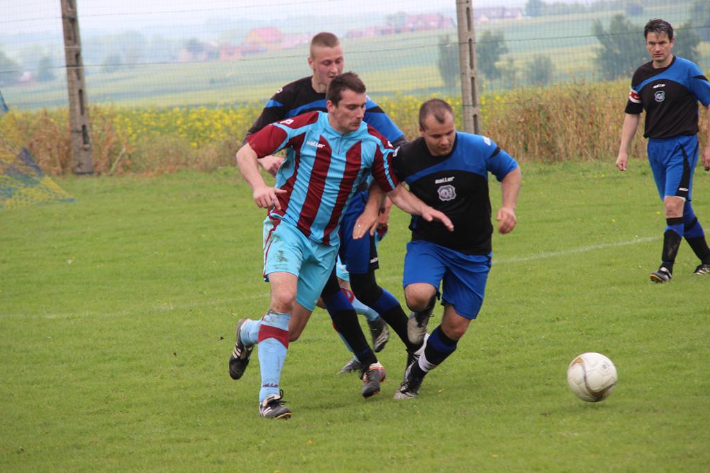 Klasa B: Orzeł - Cicha Woda 9:0 (1:0)
