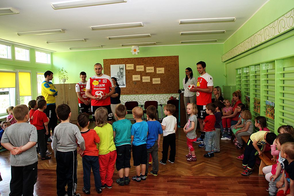Piłkarze ręczni w przedszkolu