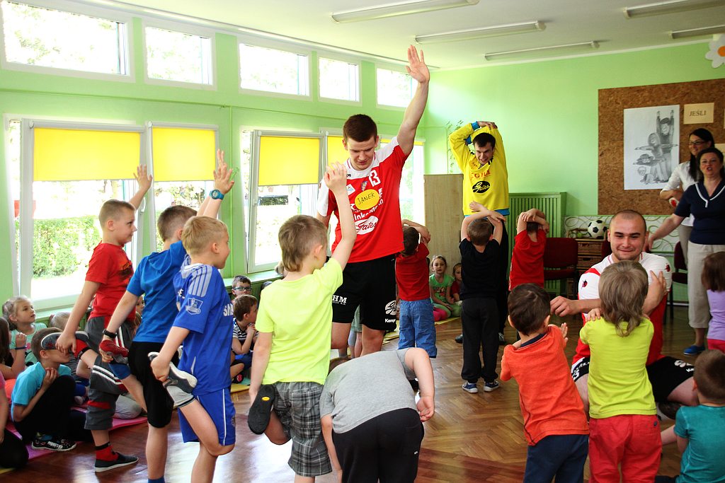 Piłkarze ręczni w przedszkolu