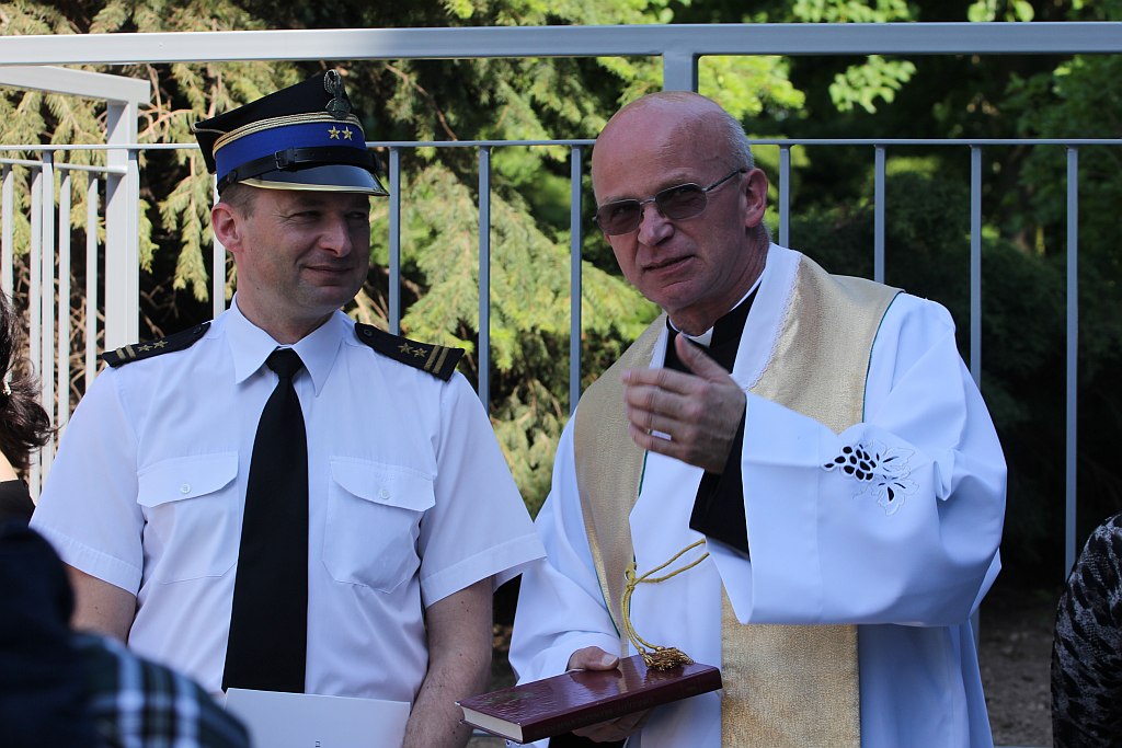 Tłum polityków w szpitalu na otwarciu ... wejścia