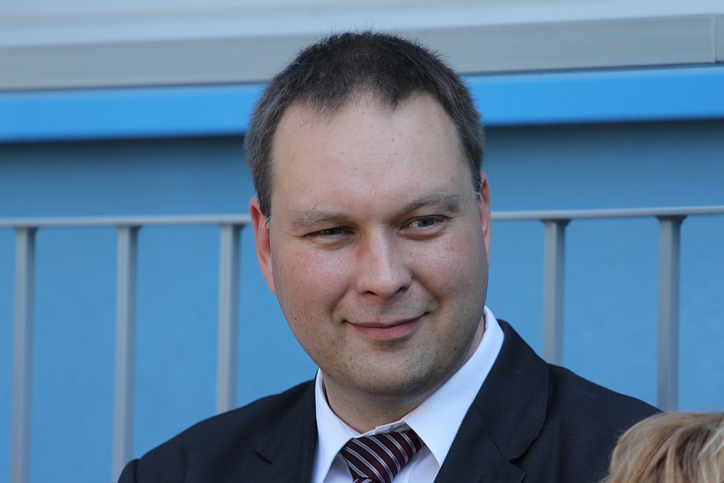 Tłum polityków w szpitalu na otwarciu ... wejścia