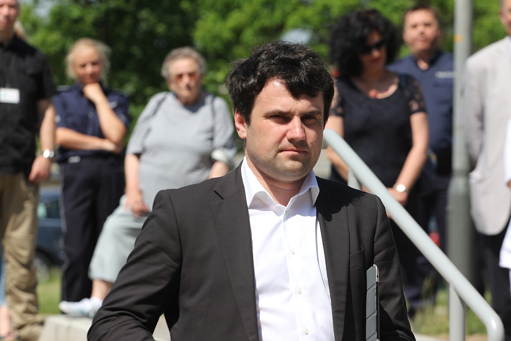 Tłum polityków w szpitalu na otwarciu ... wejścia