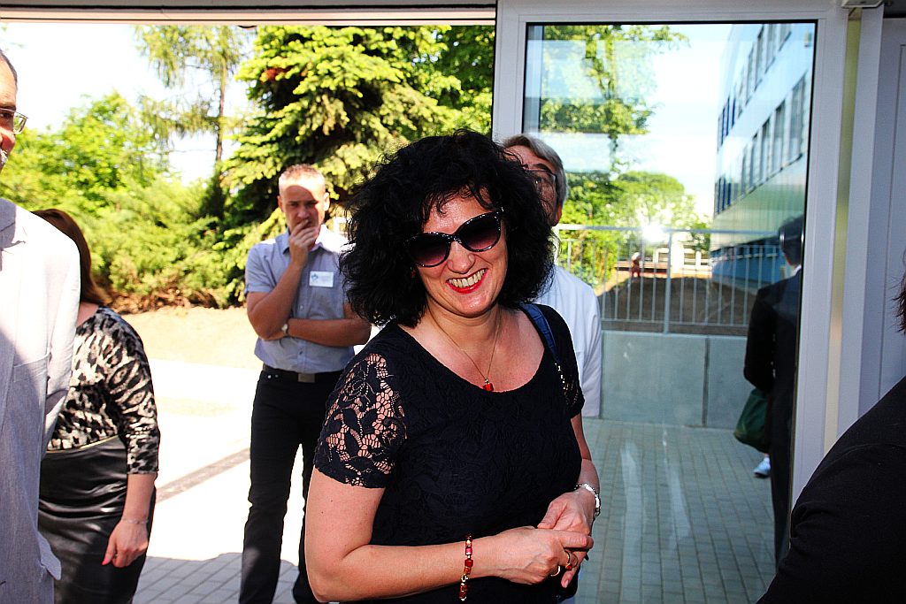 Tłum polityków w szpitalu na otwarciu ... wejścia