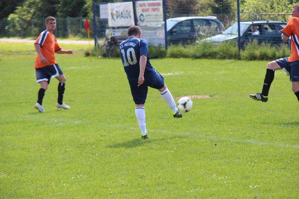 Klasa A: Unia Rosochata - GKS Męcinka 1:3 (0:1)