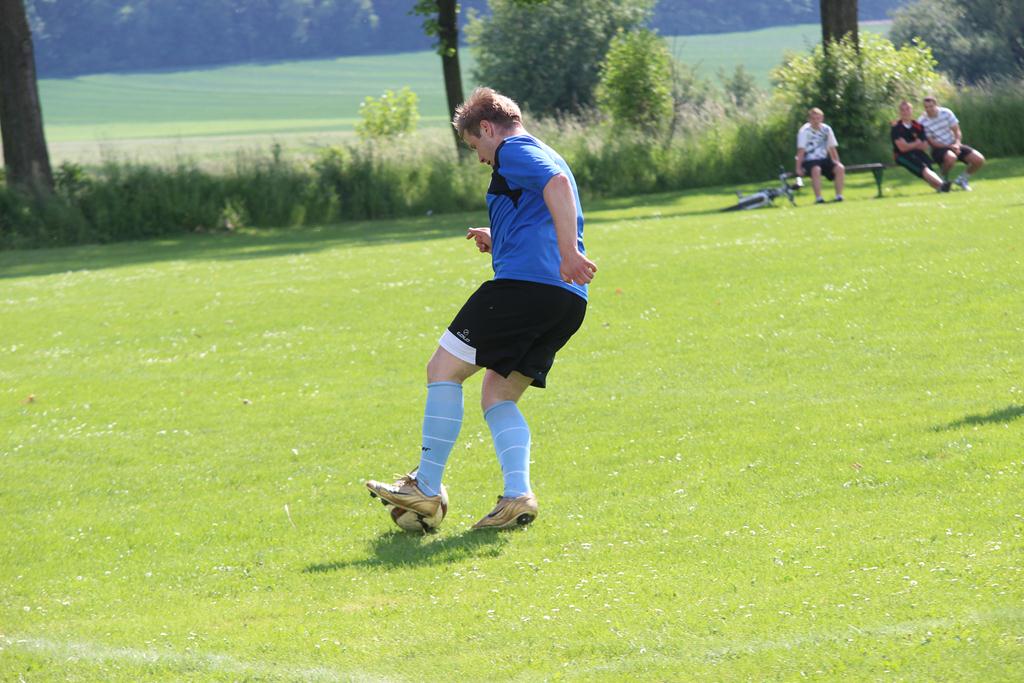 Klasa A: Zryw Kłębanowice - Błękitni Kościelec 0:5 (0:1)