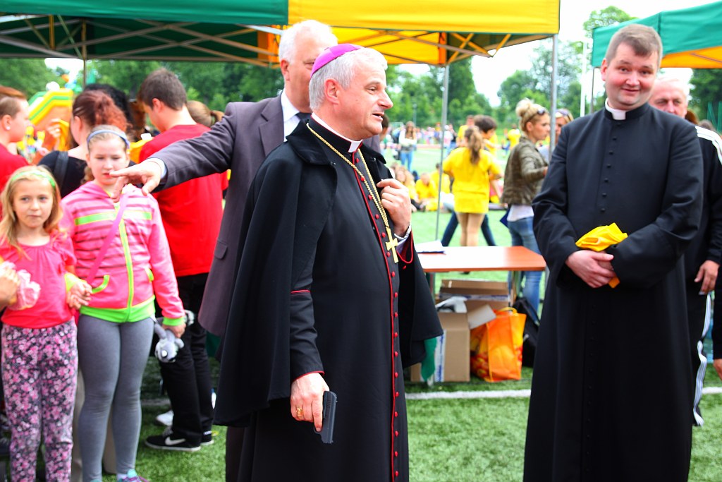 Caritas zaprosiła na Dzień Dziecka cz1