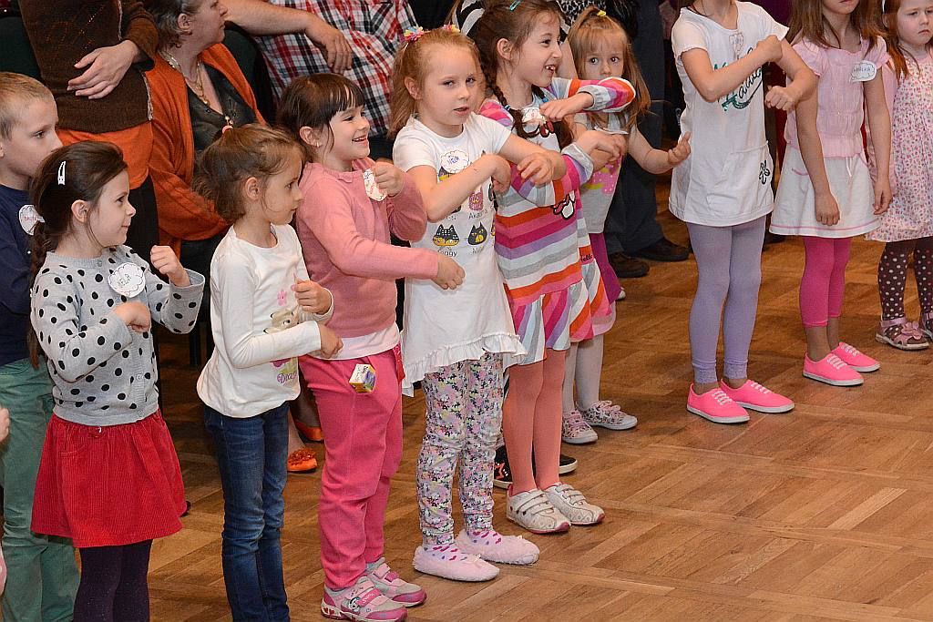 Opowiadali najmłodszym bajkę o szczęściu