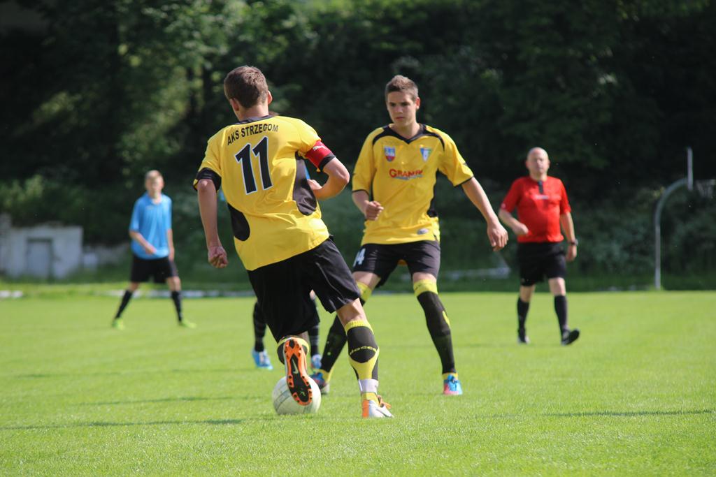 LDJ. Konfeks Legnica - AKS Strzegom 6:4 (2:1)