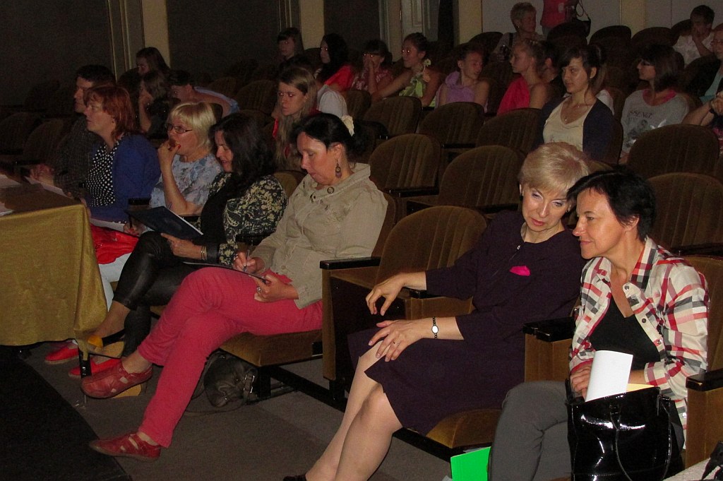 Gimnazjaliści zagrali na deskach teatru