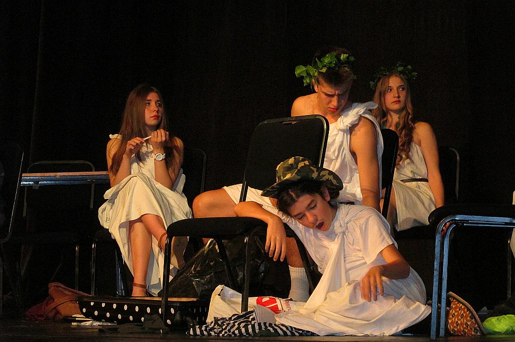 Gimnazjaliści zagrali na deskach teatru