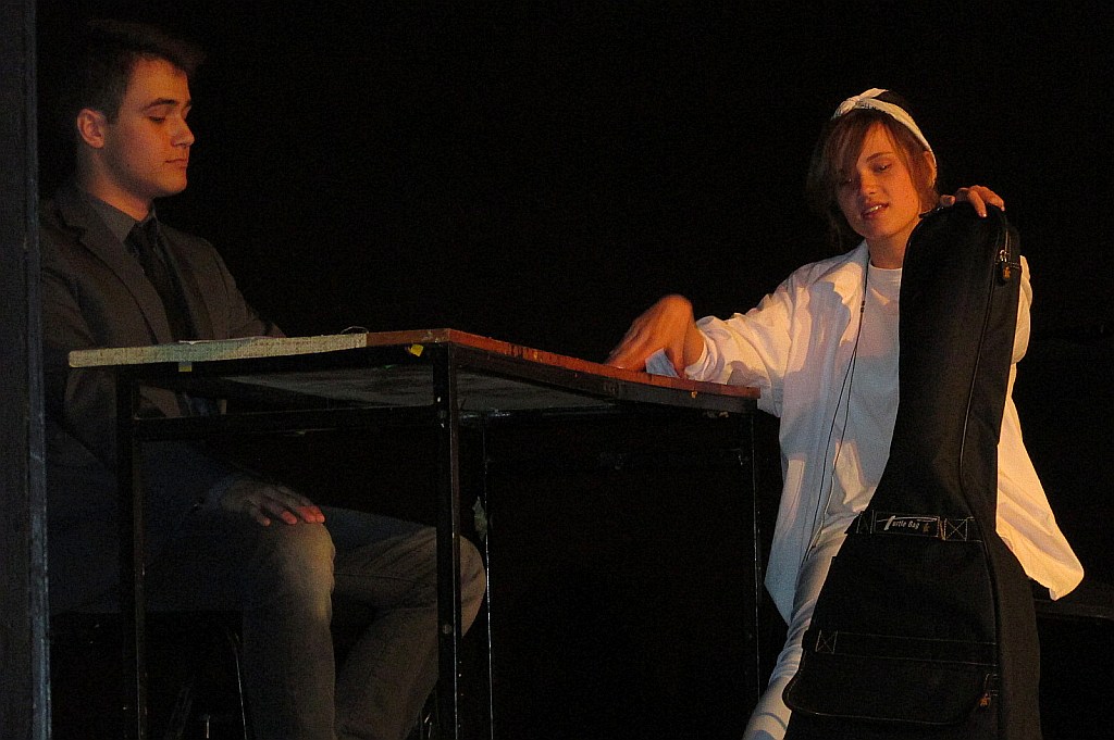 Gimnazjaliści zagrali na deskach teatru
