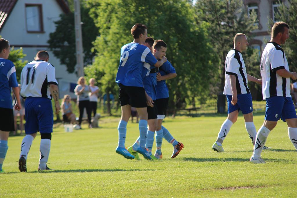 Klasa A: Albatros - Błękitni 0:5 (0:3)