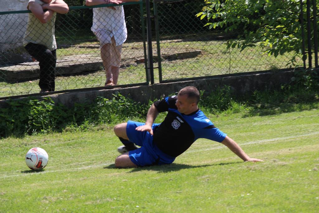 Klasa B: Czarni - Cicha Woda 7:3
