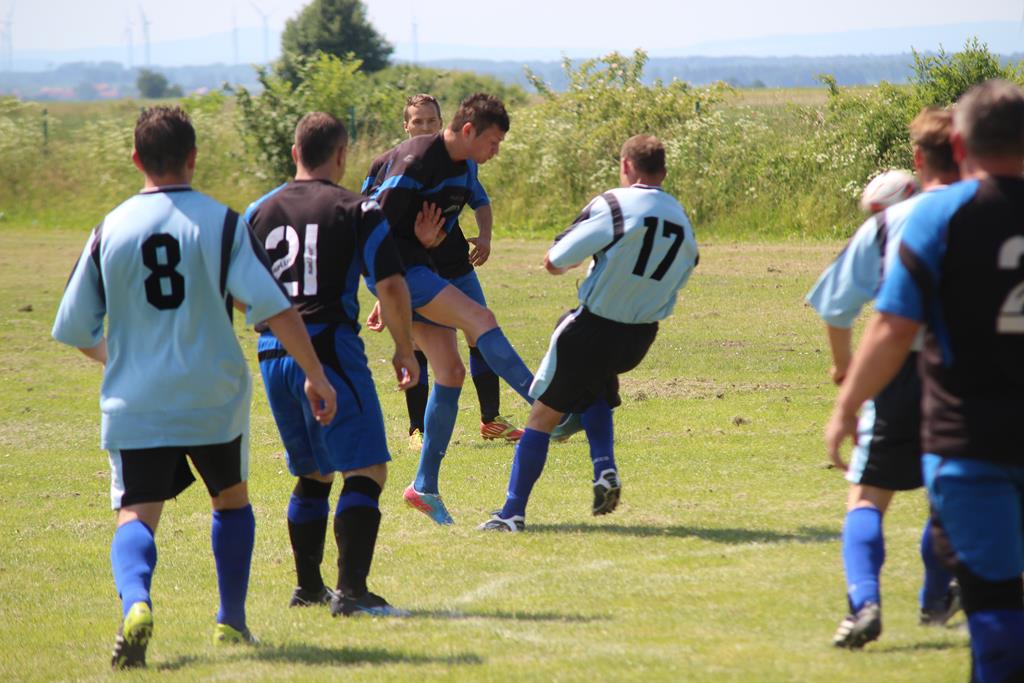 Klasa B: Czarni - Cicha Woda 7:3