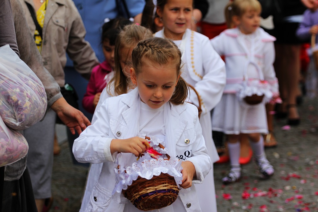 Msza i procesja z watykańskimi dostojnikami cz2