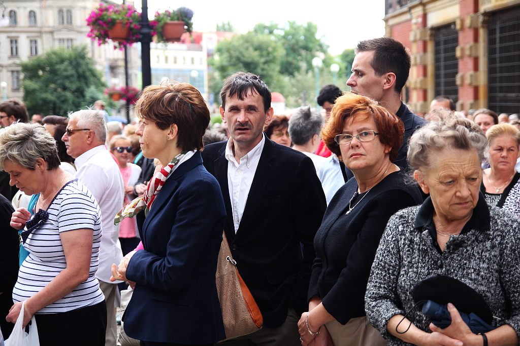 Msza i procesja z watykańskimi dostojnikami cz1