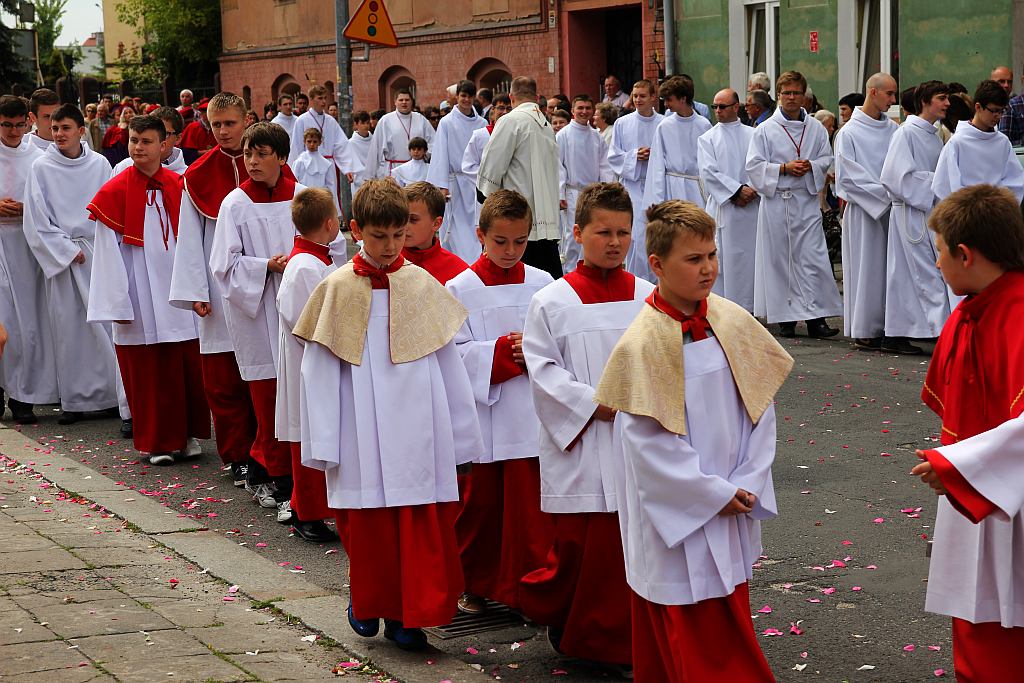 Msza i procesja z watykańskimi dostojnikami cz2