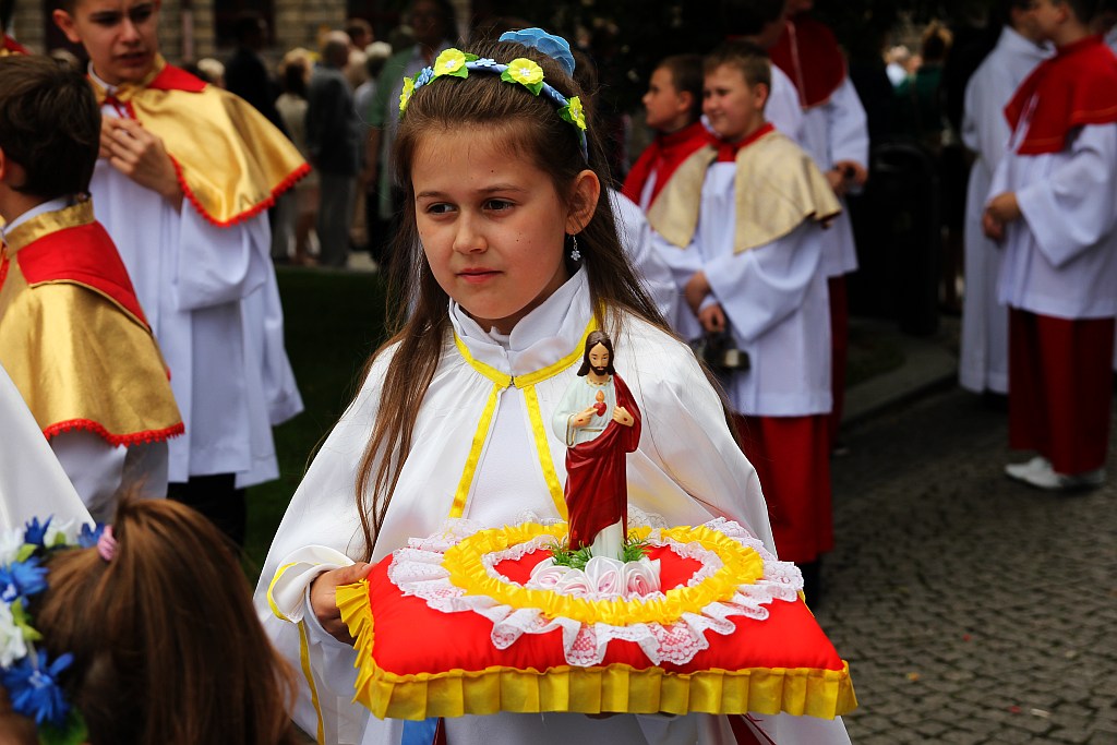 Msza i procesja z watykańskimi dostojnikami cz1