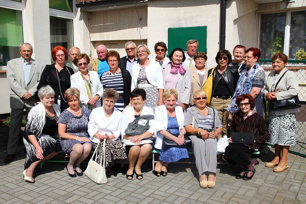 Po 50 latach wrócili do szkoły